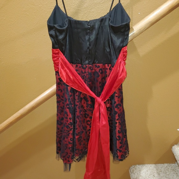 Prom dress - Picture 2 of 2